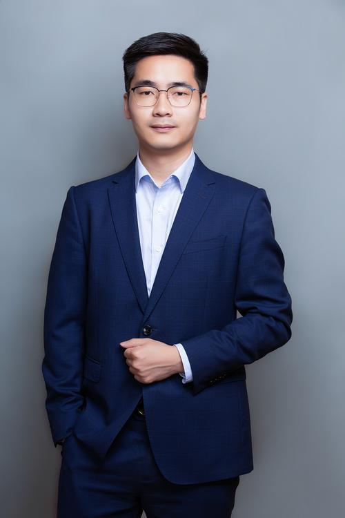 卢谦靖 视觉与舞美负责人